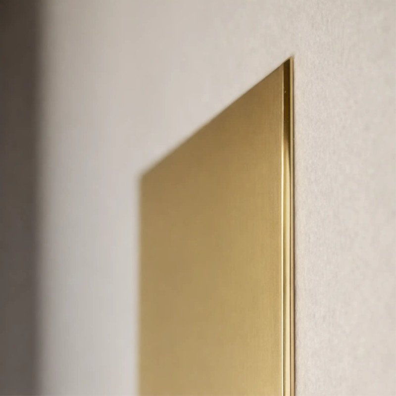 Alvera | Targa In Ottone Bisellato Satinato